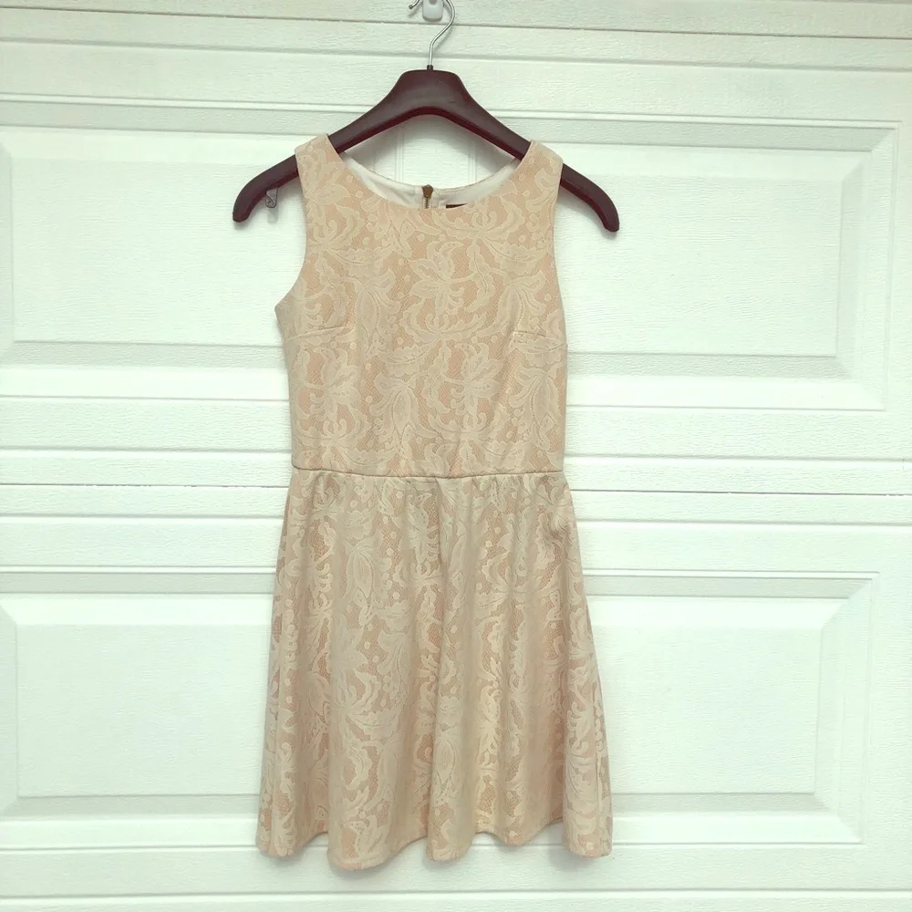 XS Off White Lace Flower Midi Dress - Picture 1 of 7